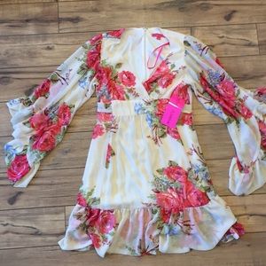 Betsey Johnson bell sleeve dress size 8